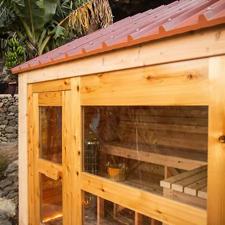 Waterfall Cave Pools Sauna Wild Banana Farm Konukevi 3*